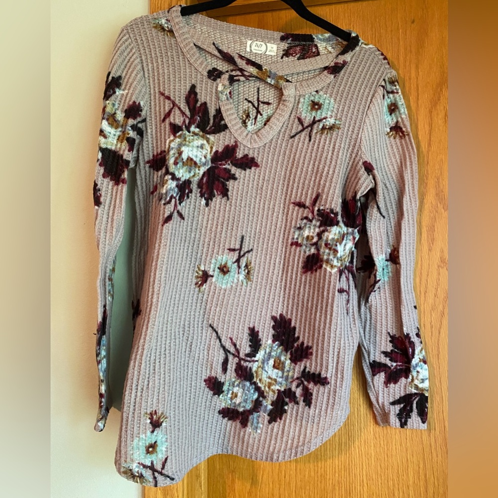 purple floral waffle knit long sleeve tee size medium